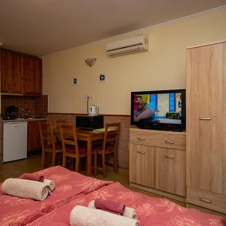 Felicita * غيولا